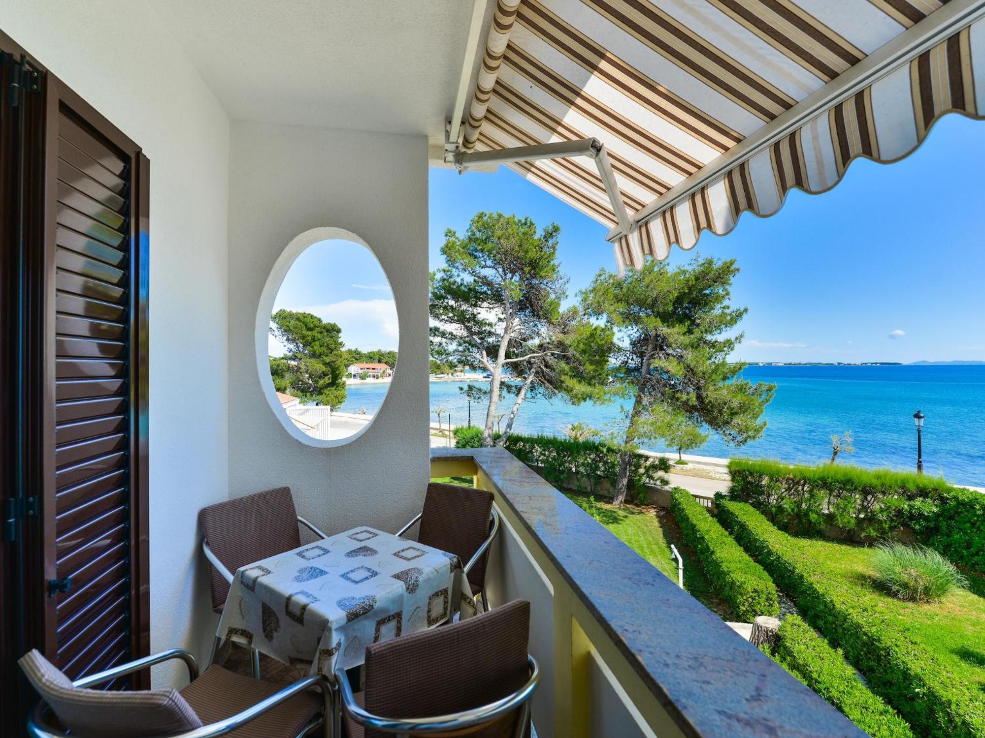 Apartments In House Liveric In Vir At The Beach المظهر الخارجي الصورة