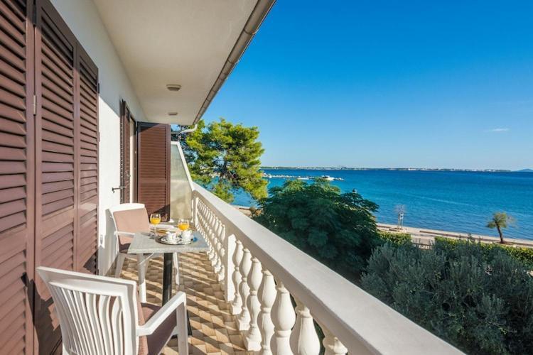 Apartments In House Liveric In Vir At The Beach المظهر الخارجي الصورة